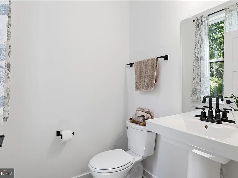 15717 Tierra Dr — Photo 35