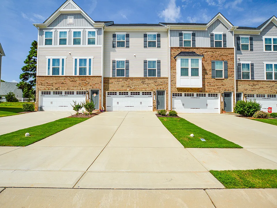 2656 Grantham Place Dr