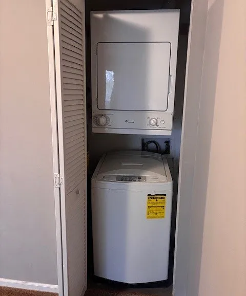 College Park Apartments — Photo 3