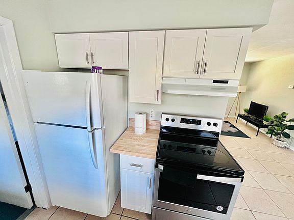 3rd image of 2515 Amherst Ave #2515