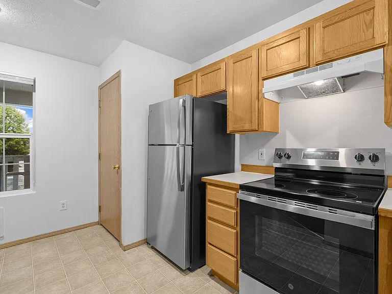 South Valley Four-Plex — Photo 9
