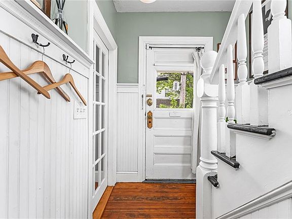 3rd image of 5 Dennis Ave