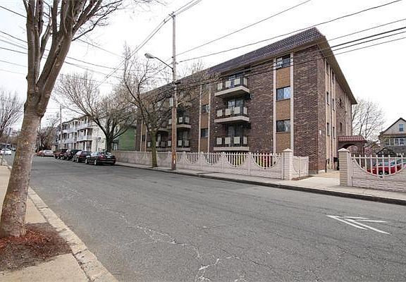 5th image of 305 Lowell St #25