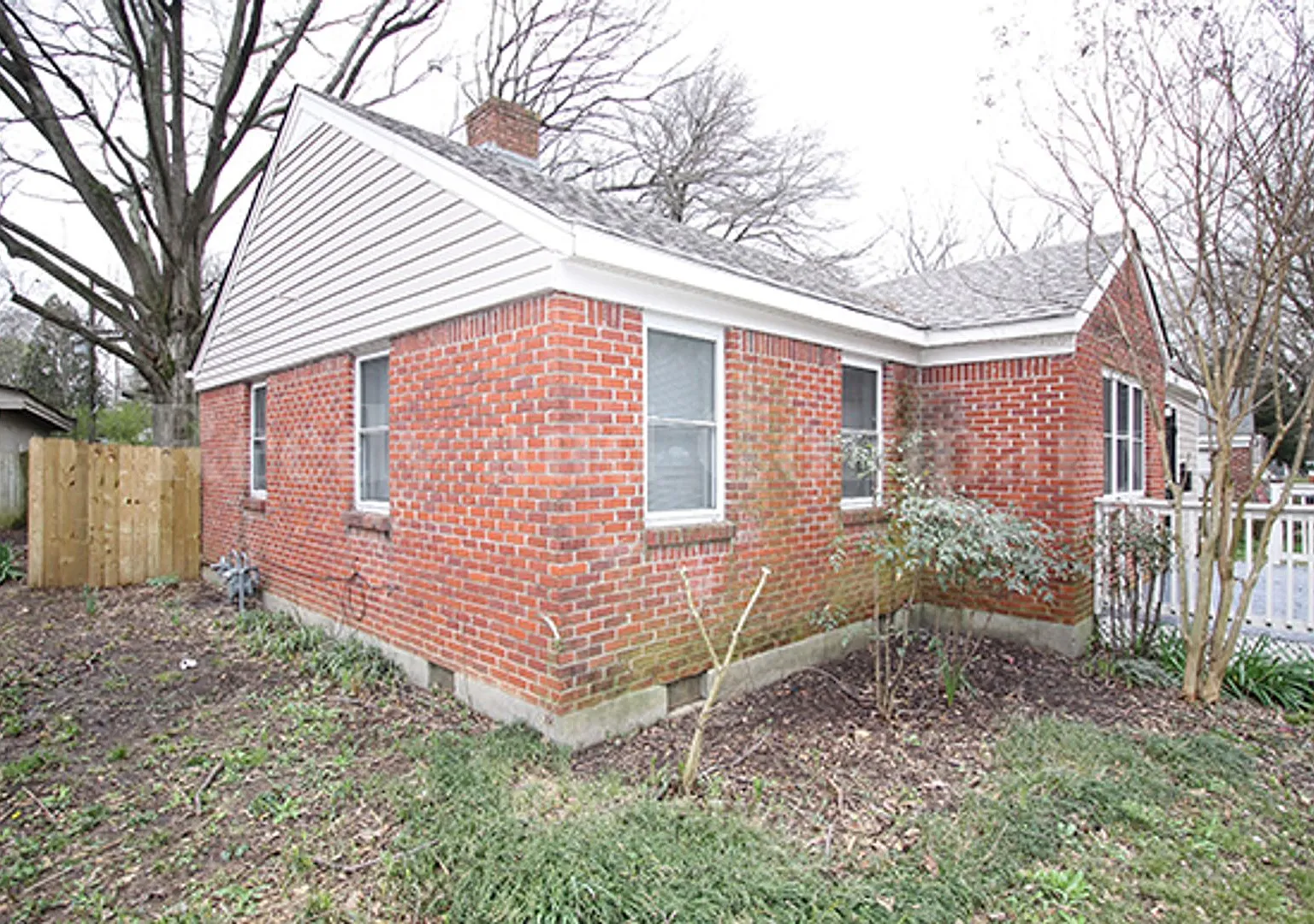 !!Rent Special!! Half Off First Month Rent!! Welcome To 1023 Waring Road! — Photo 3