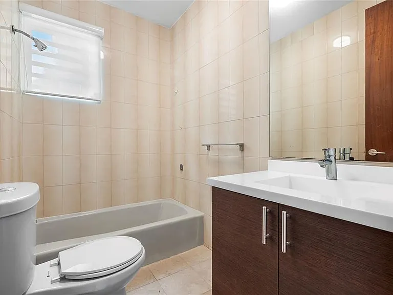 606 Calle 1 — Photo 14
