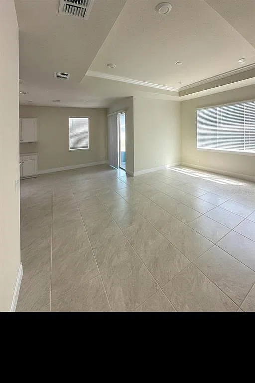 4 bed, 2.0 bath, 1839 sqft, $2,350 — Photo 3