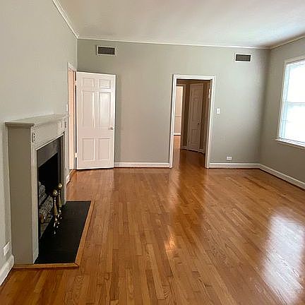 2nd image of 1404 Forsythe Ave