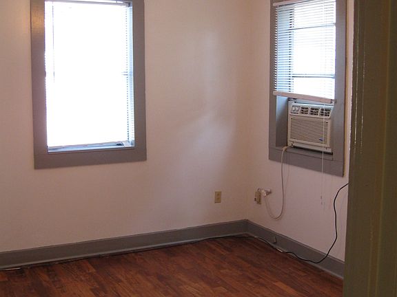 4th image of 227 Vinet Ave #227