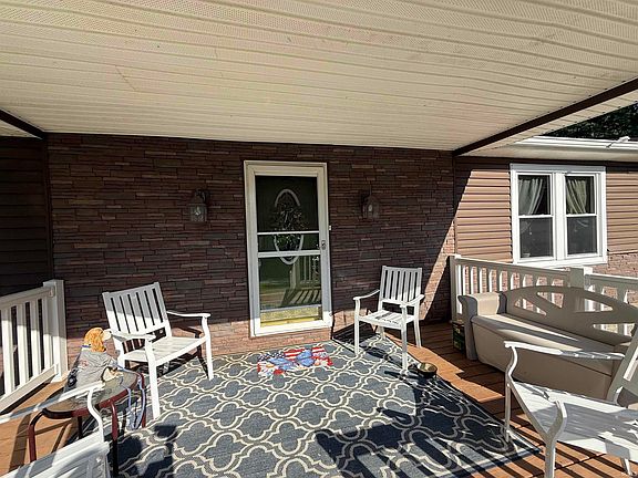 3rd image of 200 Woodhills Ln