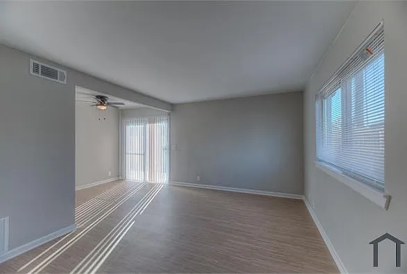 2 bed, 969 sqft, $1,325 — Photo 4