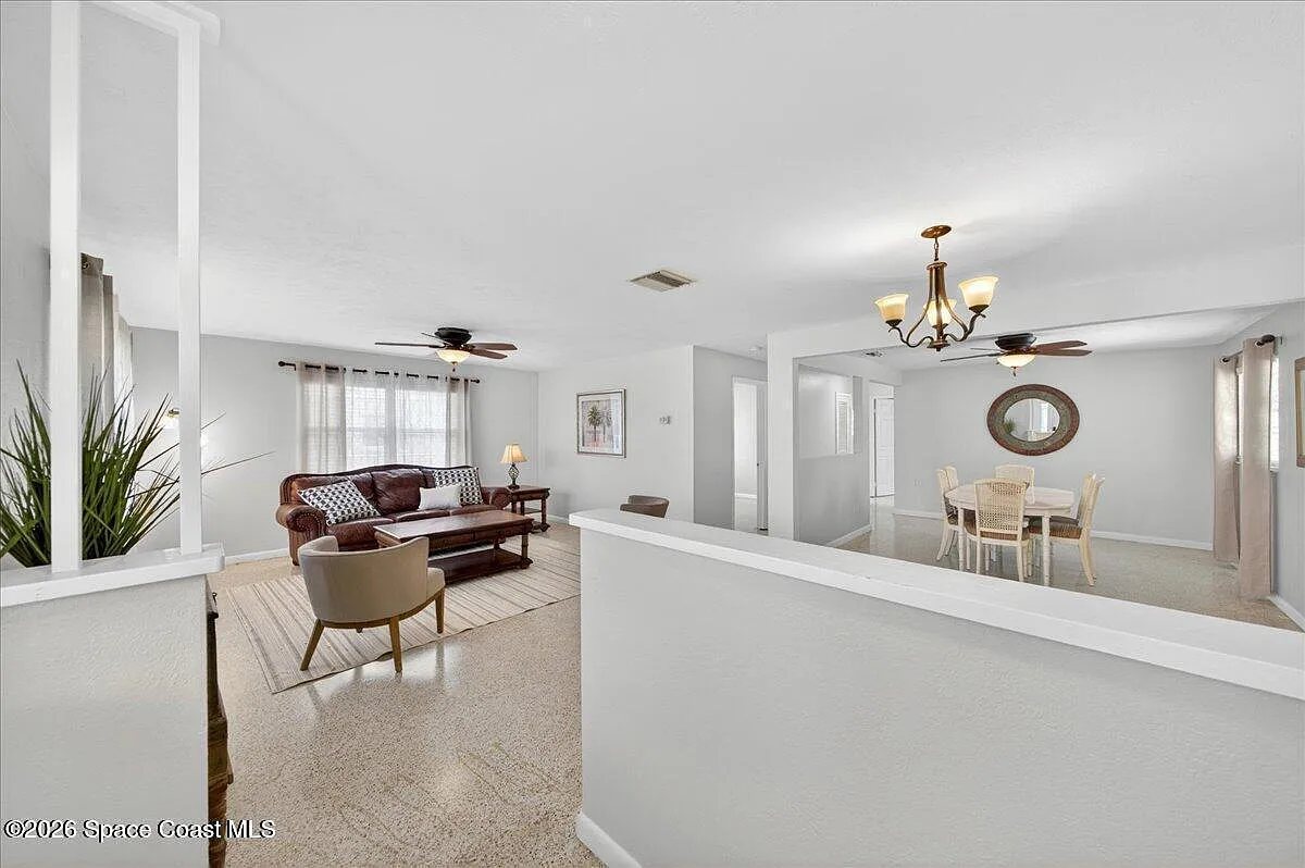 3 bed, 2.0 bath, 1573 sqft, $2,900 — Photo 3