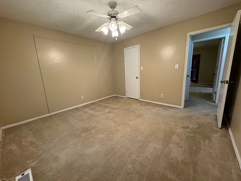 8406 S Gary Ave — Photo 22