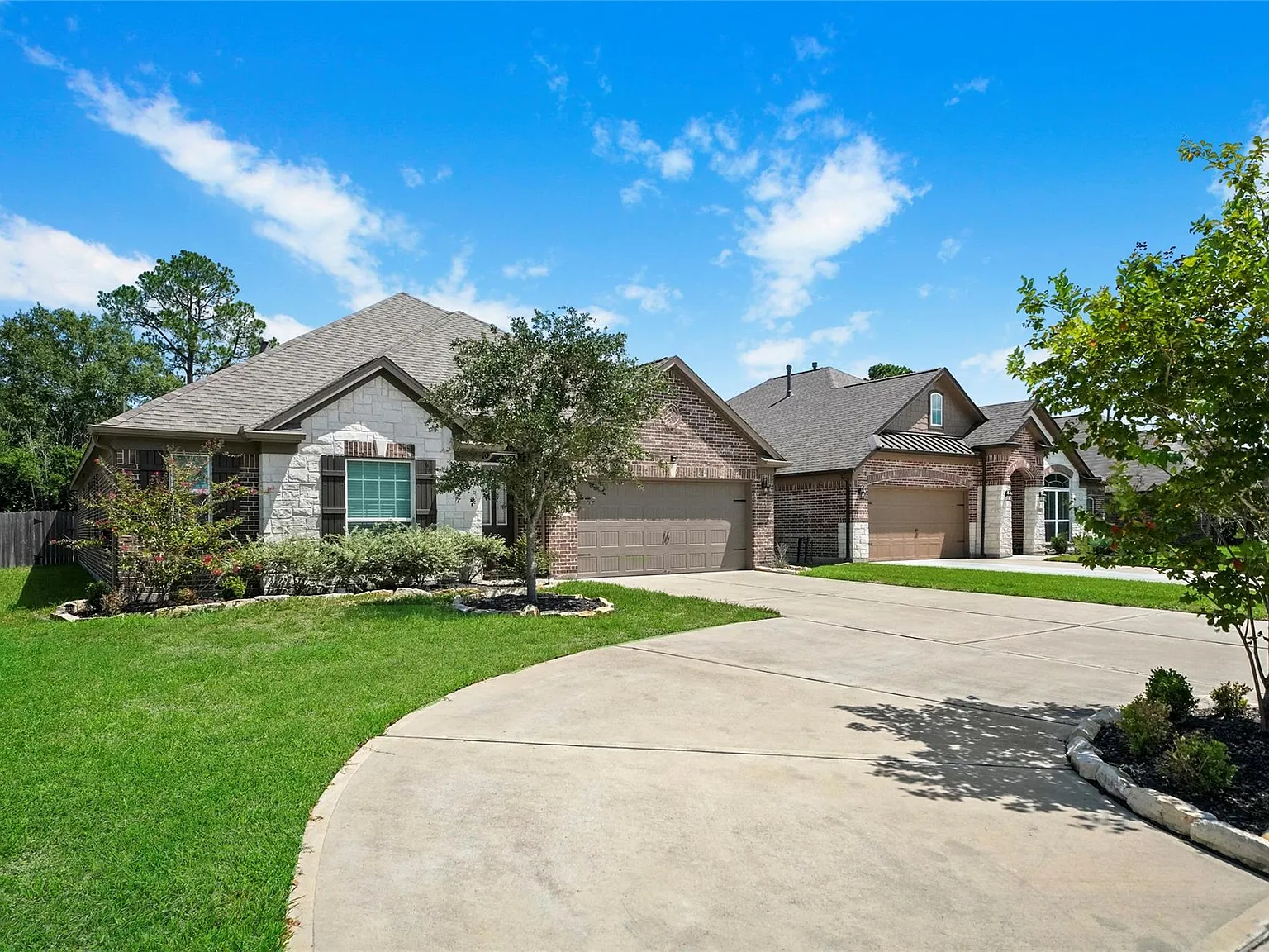 3 bed, 2.0 bath, 2008 sqft, $2,300 — Photo 3