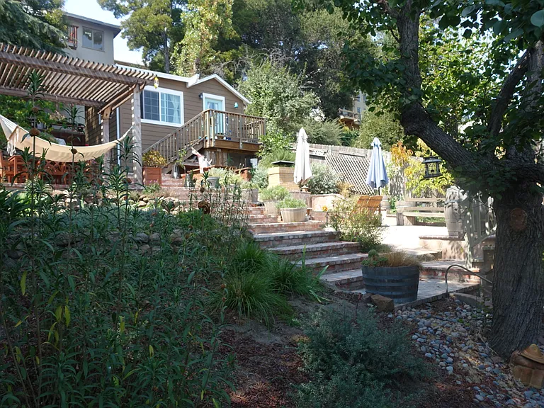 575 Valle Vista Ave #4 — Photo 9
