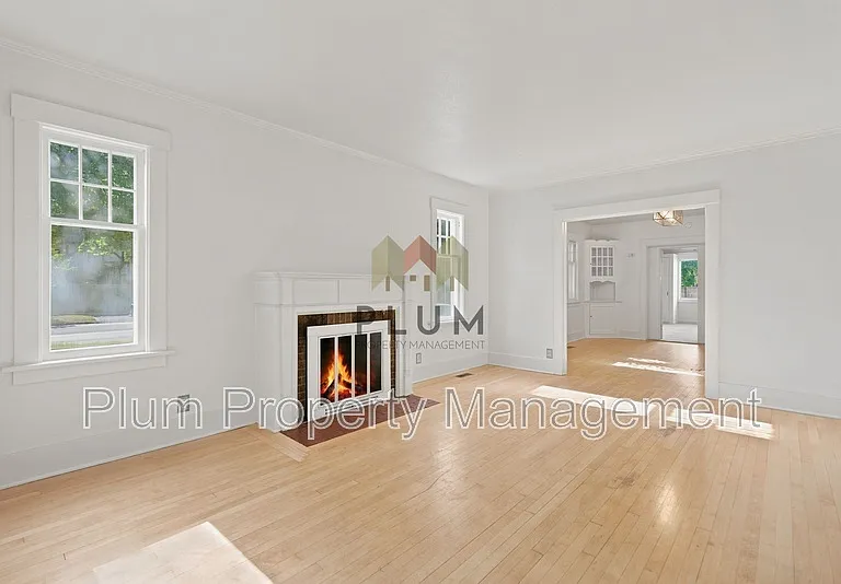 541 E Beckwith Ave — Photo 6