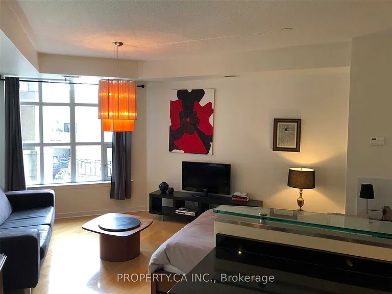 438 Richmond St W #308 — Photo 3