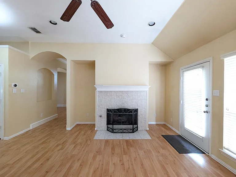 9200 Blue Water Dr — Photo 8