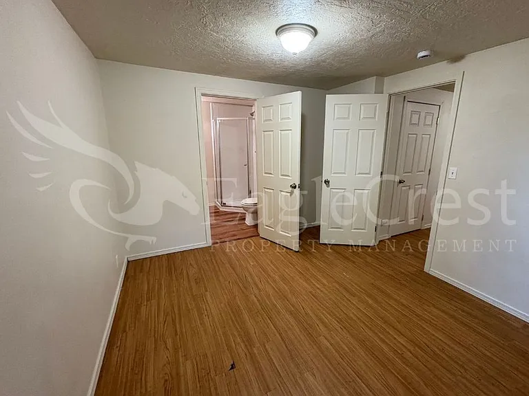 706 S College Ave — Photo 8