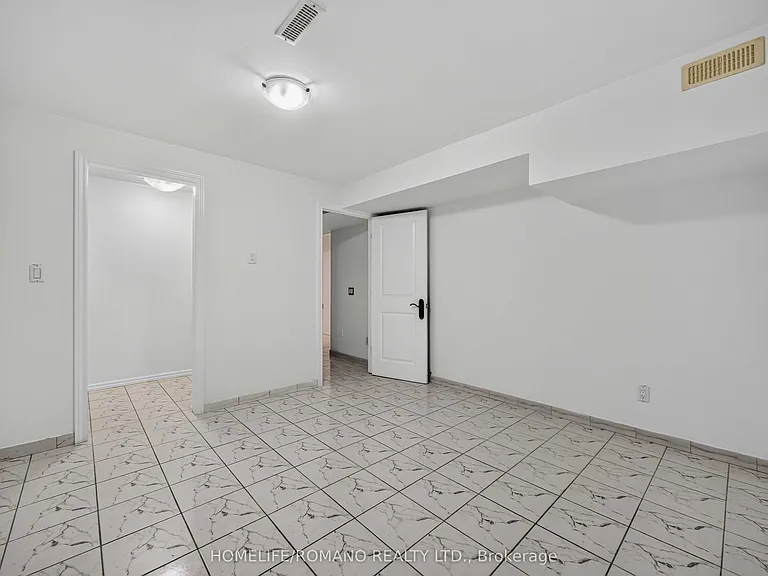 61 Gas Light Cres #BASEMENT — Photo 30