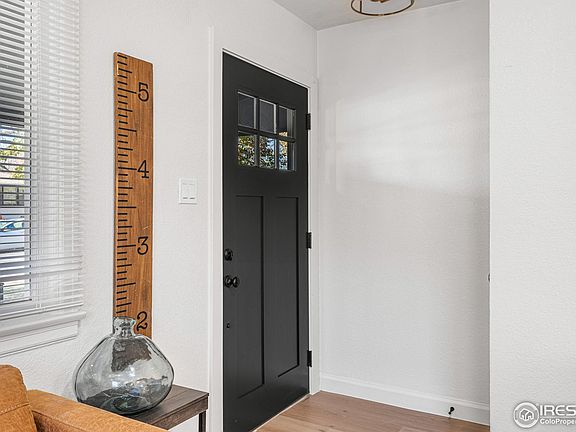 4th image of 320 Vivian St