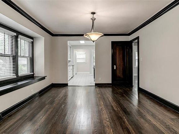 4th image of 4206 Bell St