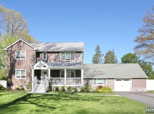 2 Linden Ave, Emerson, NJ 07630