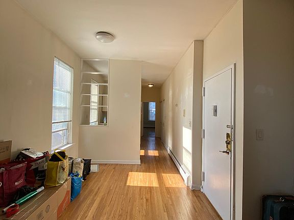 3rd image of 110 Sussex St APT 5