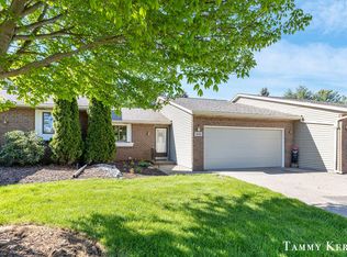 940 Laketown Dr, Holland, MI 49423