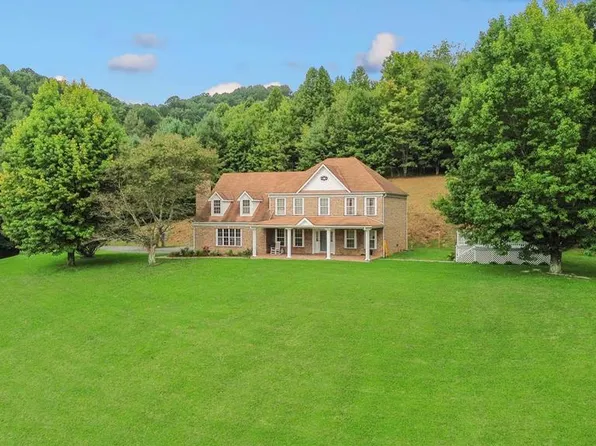 536 Mountain Rd, Pounding Mill, VA 24637