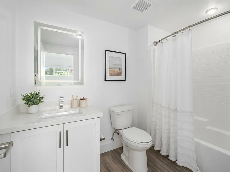Artisan Apartments — Photo 10