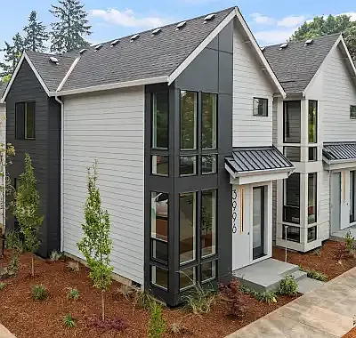3984 NE 35th Ave — Photo 2