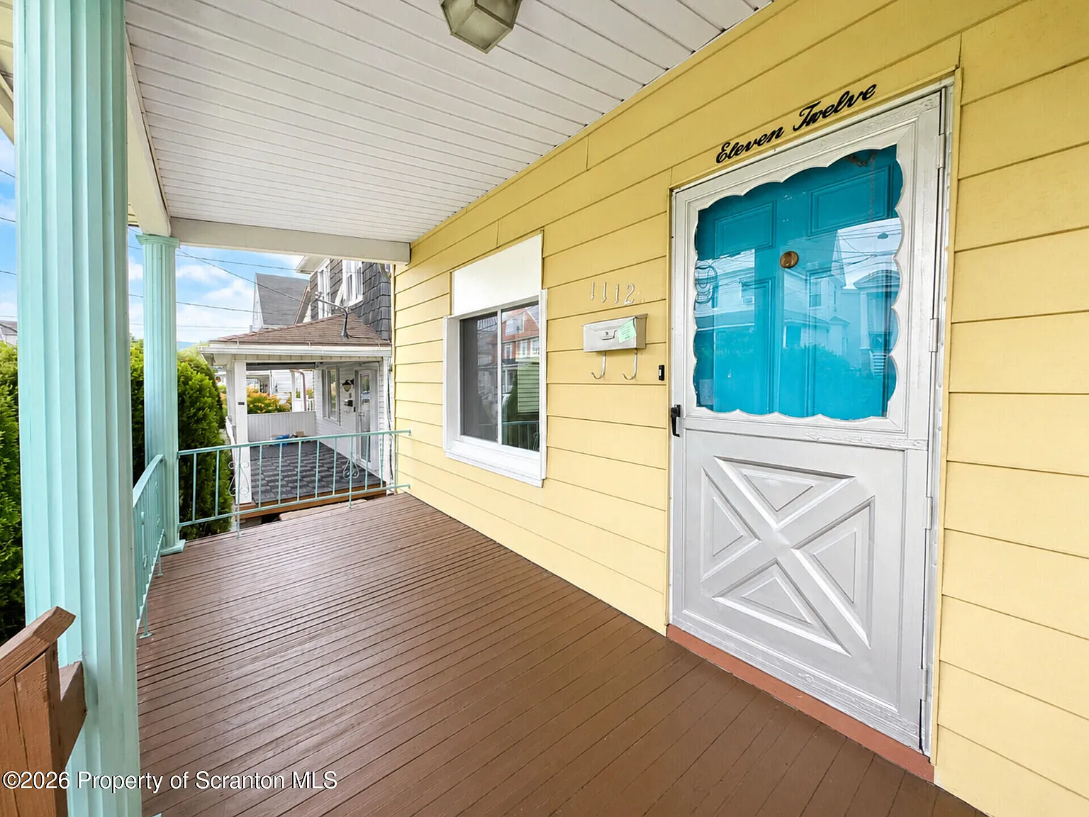 4 bed, 1.0 bath, 1400 sqft, $1,550 — Photo 2