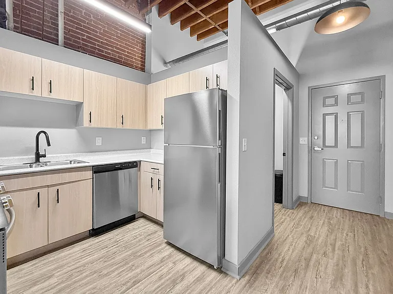 Emery Lofts — Photo 37