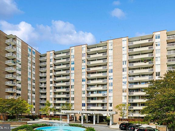 2nd image of 3001 Veazey Ter NW APT 1101