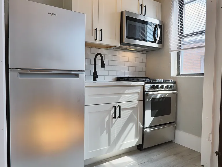Apartments On Academy — Photo 17