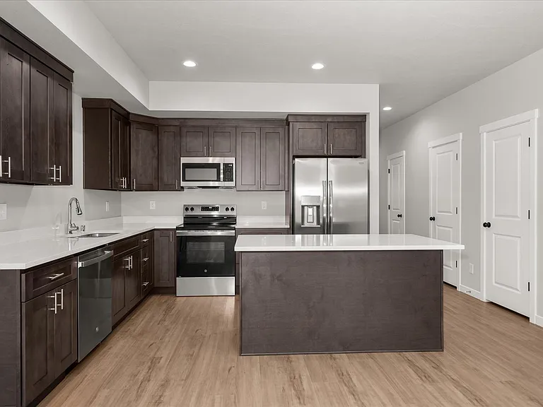 2202 E Rich Ave — Photo 3