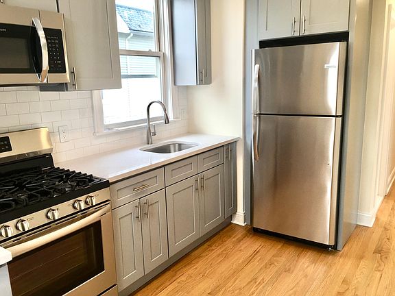 4th image of 106 Sherwood Ave Floor 2