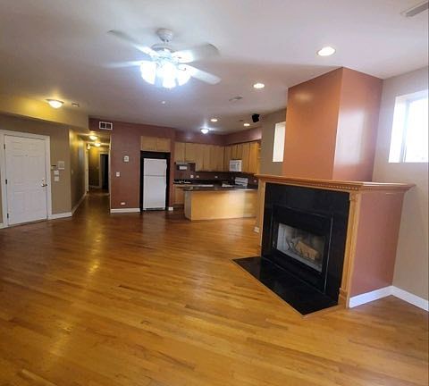 4th image of 6142 S Woodlawn Ave APT 2N