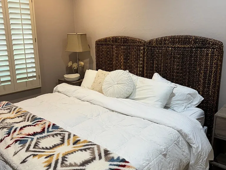 7132 E Thirsty Cactus Ln — Photo 8
