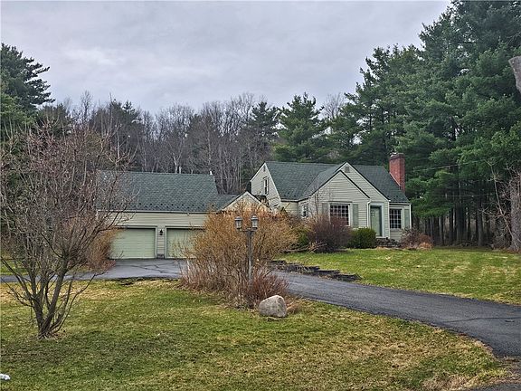 2nd image of 344 Hillcrest Rd