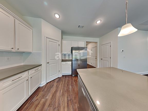 3rd image of 3730 Blackshear Pl