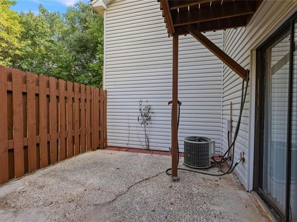 6 Fairway Dr NW, Kennesaw, GA 30144