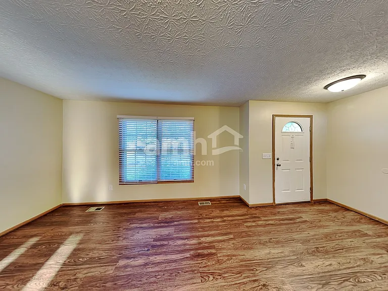 378 Wheatfield Dr — Photo 7