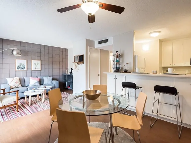Casa Del Rio Apartments — Photo 16