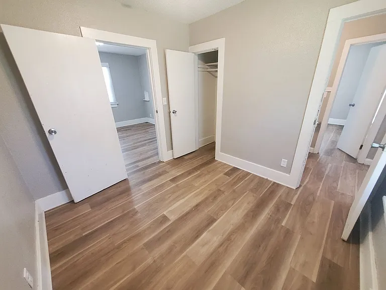 150 E Douglas Ave — Photo 21