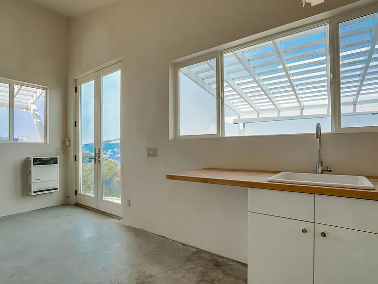 1075 Henry Ridge Mtwy — Photo 10