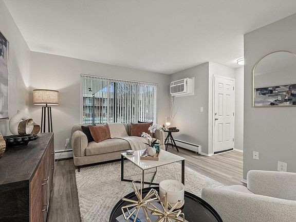 5th image of 17400 Fort St #400-022