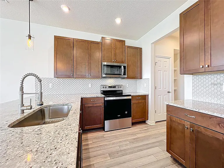 10001 Eagle Rock Aly — Photo 4
