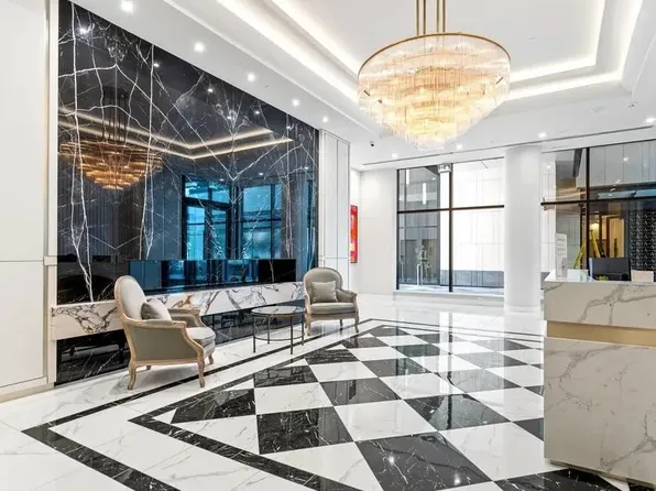 135 E 13th St #514, North Vancouver, BC V7L 2L8