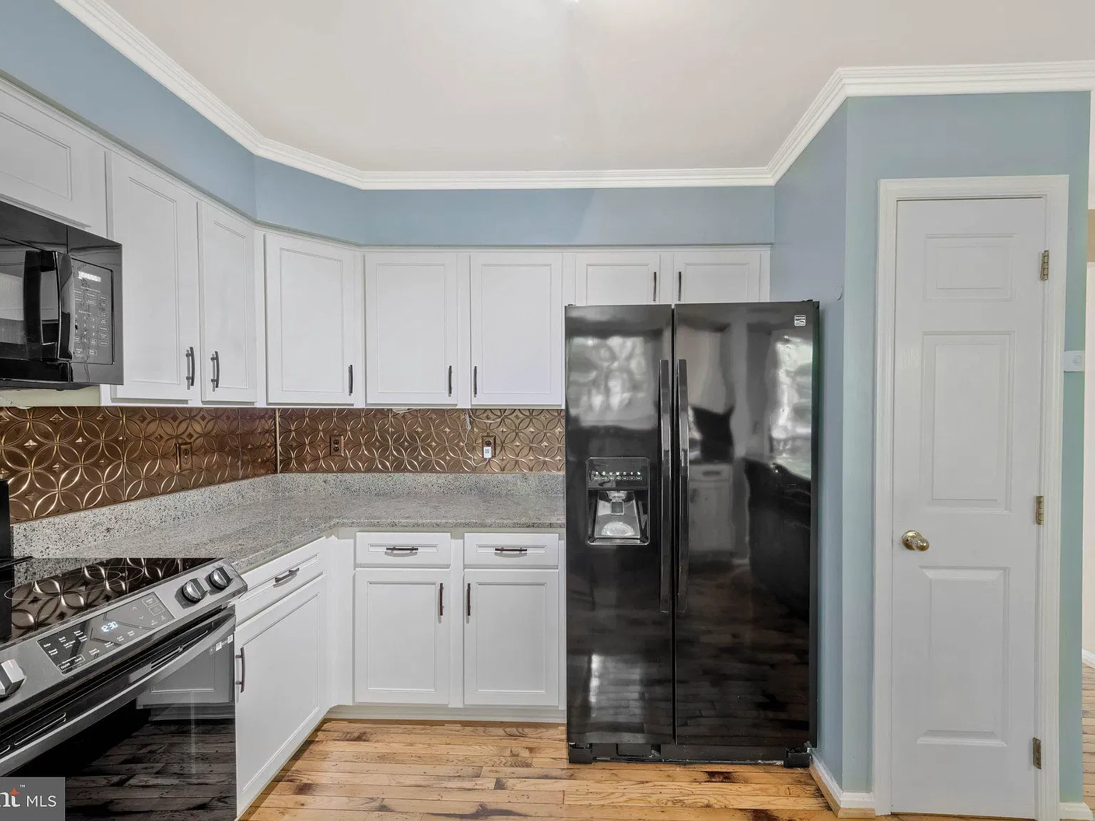 2 bed, 2.5 bath, 1844 sqft, $3,000 — Photo 3